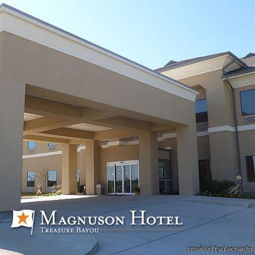 Ambassador Inn & Suites Baldwin Exterior photo